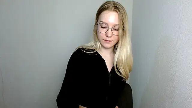 Snapshot of cindi_hot chatting on 13, 3, 2025 cindi hot online show from 13, 3, 2025