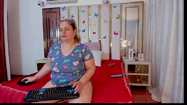 Snapshot of AnyelaGitanaMature chatting on 3, 2, 2026 AnyelaGitanaMature online show from 3, 2, 2026