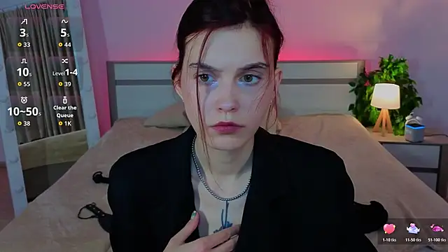 SusieMorris online show from 10, 11, 2025