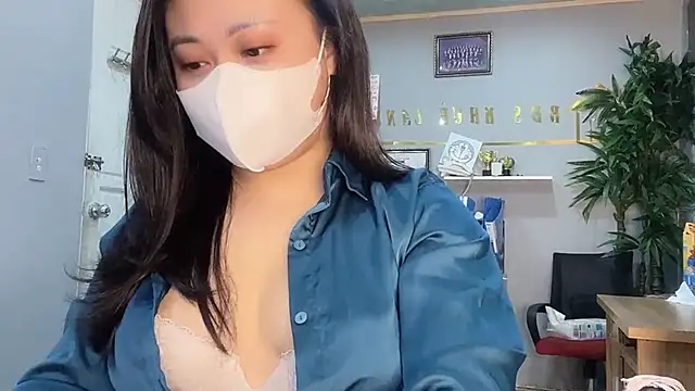 Snapshot of Bamboo_Swetie chatting on 7, 12, 2024 Bamboo Swetie online show from 7, 12, 2024