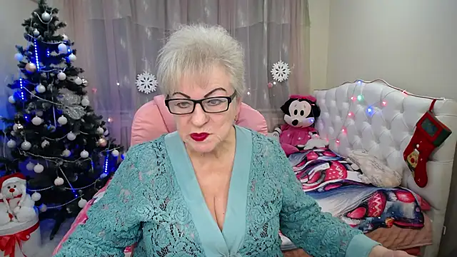 KayleSmoll online show from 7, 1, 2025