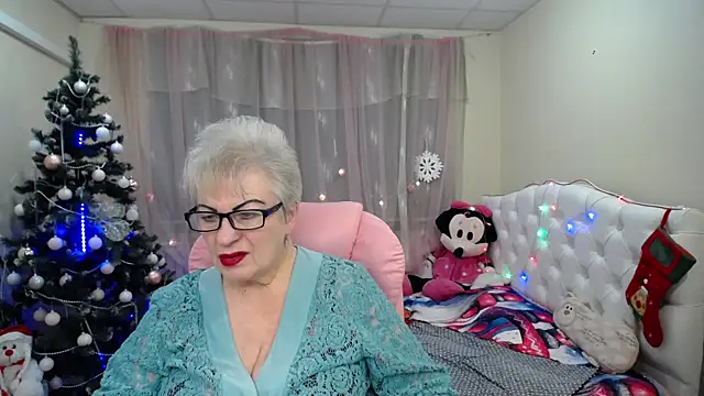 KayleSmoll online show from 9, 1, 2025