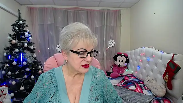 KayleSmoll online show from 9, 1, 2025