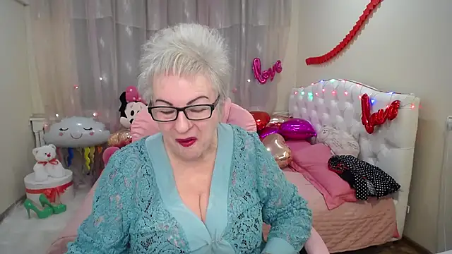 KayleSmoll online show from 5, 2, 2025