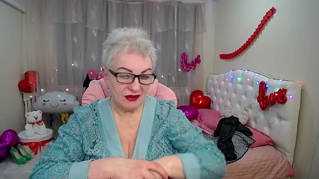 KayleSmoll online show from 12, 2, 2025