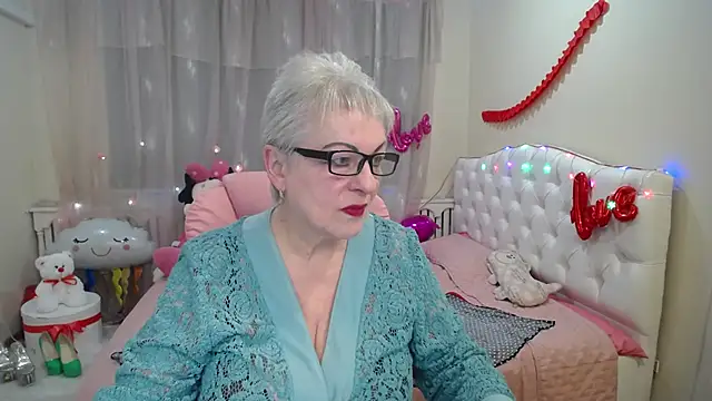 KayleSmoll online show from 13, 3, 2025