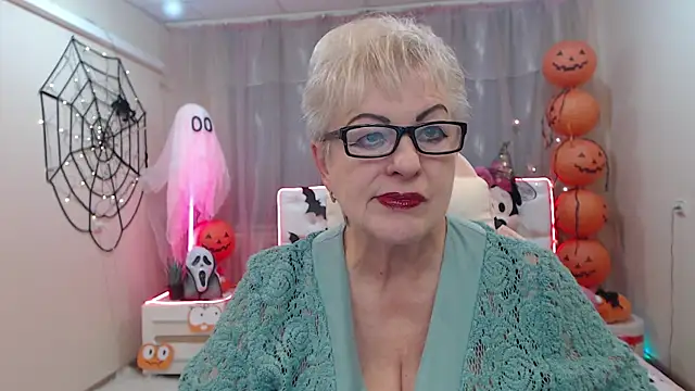 KayleSmoll online show from 11, 10, 2025