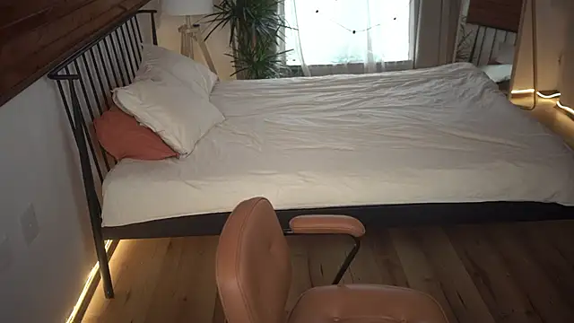 Snapshot of AkaneiroDemon chatting on 10, 3, 2025 AkaneiroDemon online show from 10, 3, 2025