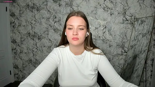 Snapshot of DeniRicchii chatting on 15, 5, 2026 DeniRicchii online show from 15, 5, 2026