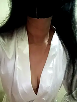 Snapshot of YunLem chatting on 21, 2, 2025 YunLem online show from 21, 2, 2025