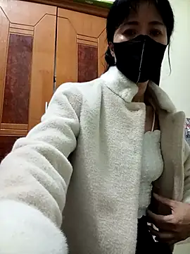 Snapshot of YunLem chatting on 25, 2, 2025 YunLem online show from 25, 2, 2025