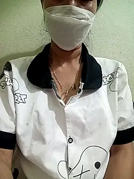 Snapshot of YunLem chatting on 8, 3, 2025 YunLem online show from 8, 3, 2025