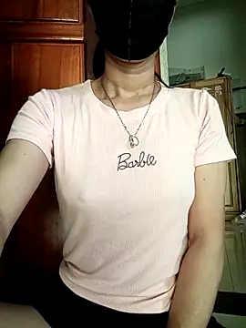 Snapshot of YunLem chatting on 15, 3, 2025 YunLem online show from 15, 3, 2025