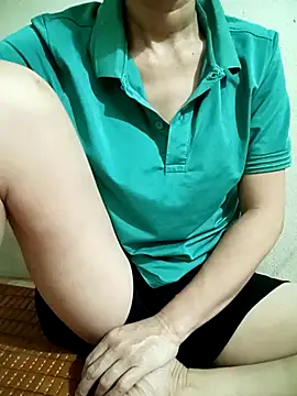 Snapshot of YunLem chatting on 17, 9, 2025 YunLem online show from 17, 9, 2025