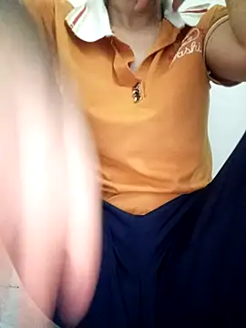 Snapshot of YunLem chatting on 27, 9, 2025 YunLem online show from 27, 9, 2025