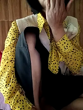 Snapshot of YunLem chatting on 20, 11, 2025 YunLem online show from 20, 11, 2025