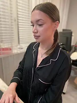 bunnyrich online show from 9, 10, 2025