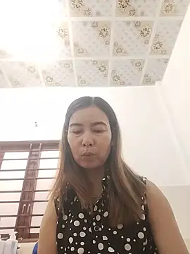 Sexy-ladyboobs20 online show from 27, 7, 2026