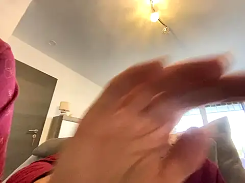 Marilou1983 online show from 31, 10, 2025