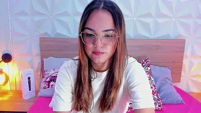 Stacey white  online show from 10, 3, 2025