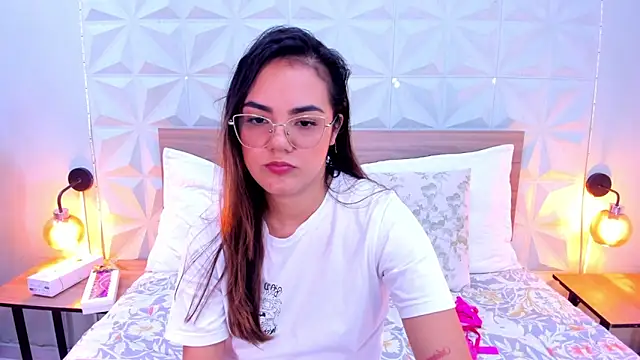 Stacey white  online show from 27, 9, 2025