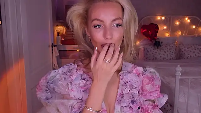 aestetick online show from 8, 3, 2026