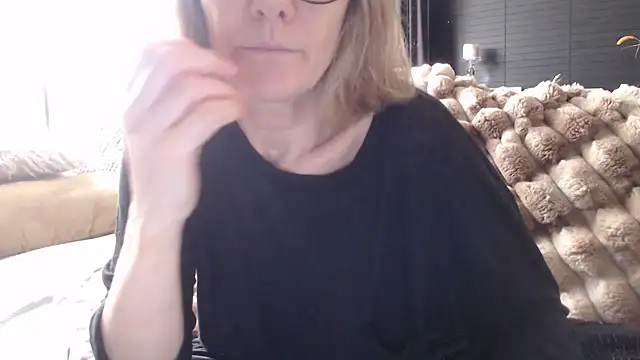 Snapshot of godinflower chatting on 4, 11, 2025 godinflower online show from 4, 11, 2025