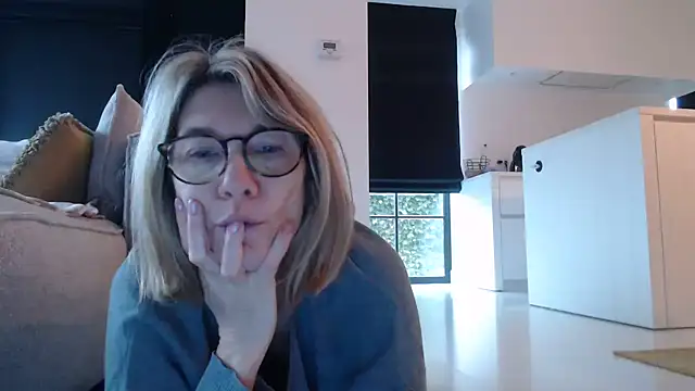 Snapshot of godinflower chatting on 13, 11, 2025 godinflower online show from 13, 11, 2025