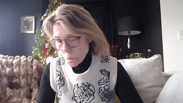 Snapshot of godinflower chatting on 26, 11, 2025 godinflower online show from 26, 11, 2025