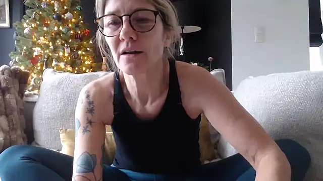 Snapshot of godinflower chatting on 1, 12, 2025 godinflower online show from 1, 12, 2025