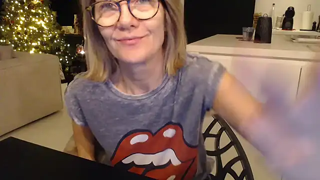 Snapshot of godinflower chatting on 14, 12, 2025 godinflower online show from 14, 12, 2025