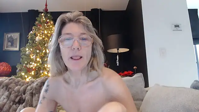 Snapshot of godinflower chatting on 20, 12, 2025 godinflower online show from 20, 12, 2025