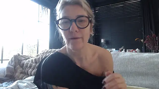 Snapshot of godinflower chatting on 11, 1, 2026 godinflower online show from 11, 1, 2026