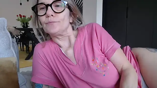 Snapshot of godinflower chatting on 18, 2, 2026 godinflower online show from 18, 2, 2026