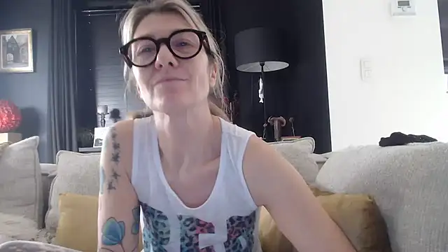 Snapshot of godinflower chatting on 6, 3, 2026 godinflower online show from 6, 3, 2026