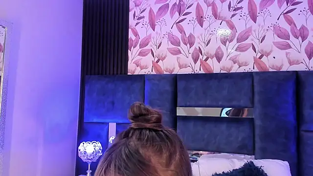 AmmyJones  online show from 8, 9, 2025