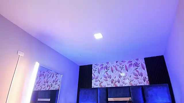 AmmyJones  online show from 12, 9, 2025