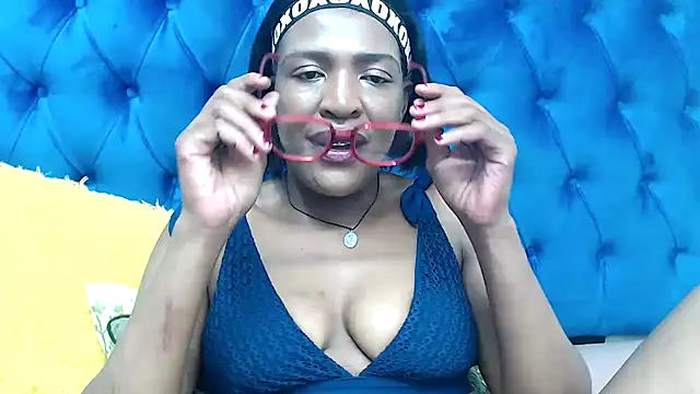 SpicyQueenxxxx online show from 20, 3, 2026
