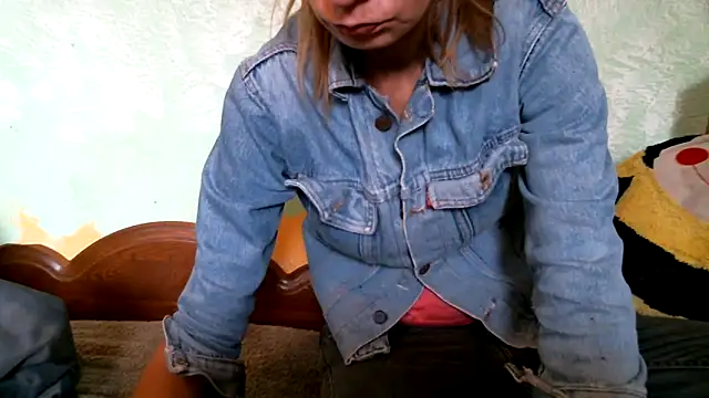 Snapshot of DennisXCaroll chatting on 17, 10, 2025 DennisXCaroll online show from 17, 10, 2025