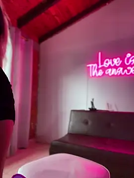 Snapshot of SamaraJay1 chatting on 6, 12, 2024 SamaraJay1 online show from 6, 12, 2024