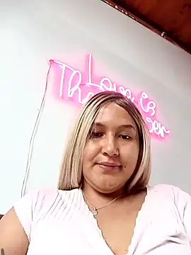 Snapshot of SamaraJay1 chatting on 6, 1, 2025 SamaraJay1 online show from 6, 1, 2025