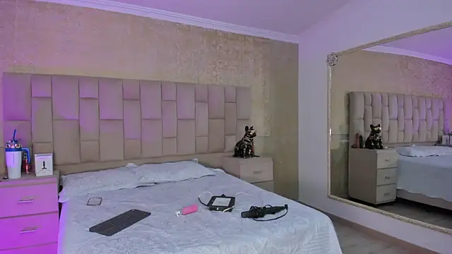 EmmaTorres  online show from 25, 2, 2025