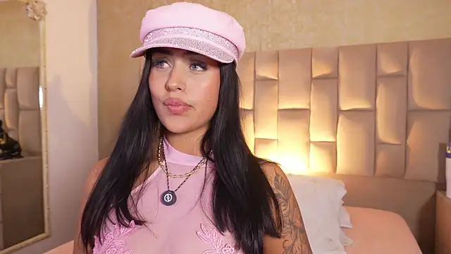 EmmaTorres  online show from 22, 11, 2025