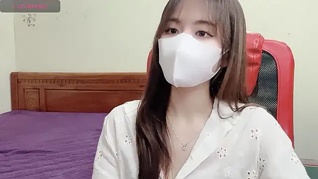 Snapshot of TrinhH_Nabbi chatting on 27, 2, 2025 TrinhH Nabbi online show from 27, 2, 2025