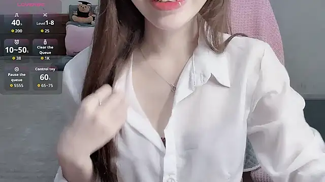 Snapshot of TrinhH_Nabbi chatting on 6, 11, 2025 TrinhH Nabbi online show from 6, 11, 2025