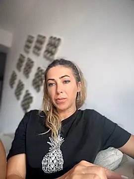 RaquelleDevon online show from 6, 5, 2026