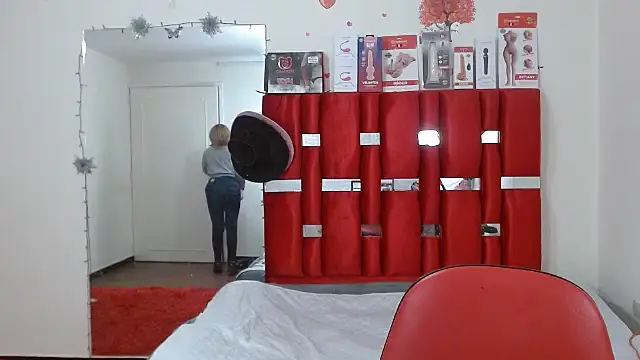 krystal thomson online show from 6, 10, 2025