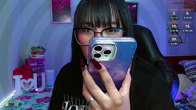 Miss scarllet  online show from 5, 3, 2025