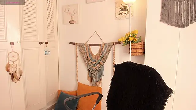 Snapshot of anaruiz_ chatting on 18, 11, 2025 anaruiz online show from 18, 11, 2025