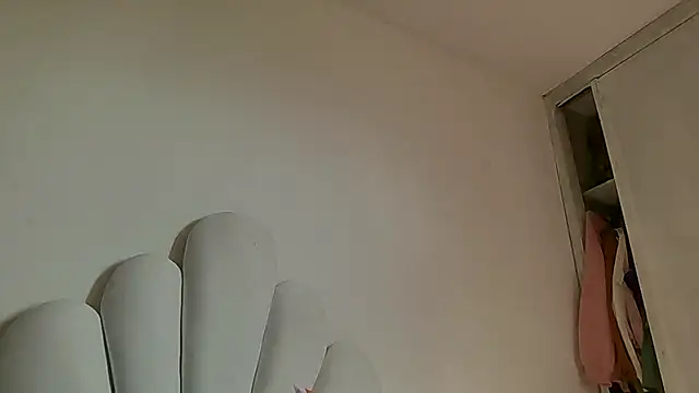 Cutie Shy  online show from 10, 7, 2026